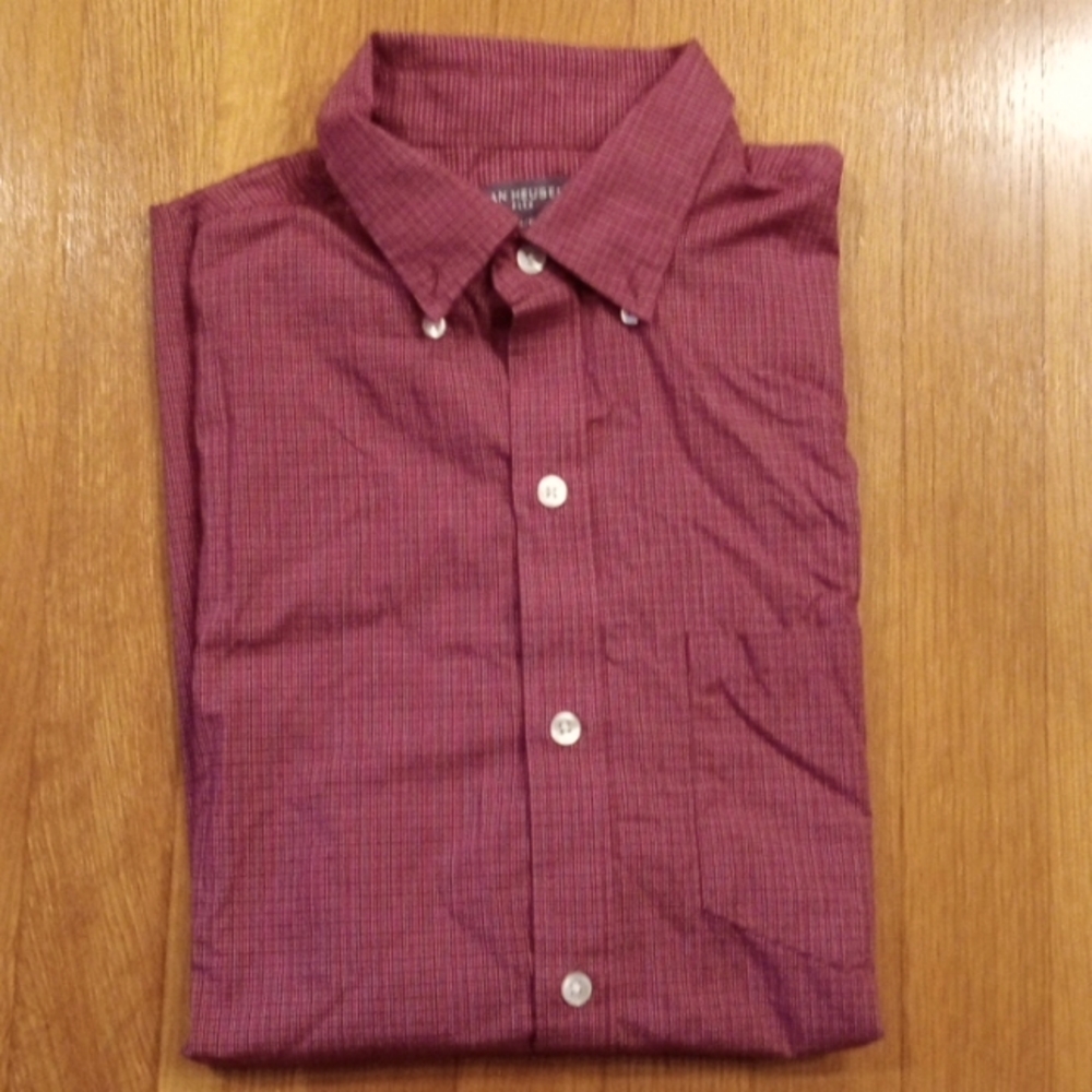Red Van Huesen mens Dress Shirt Small